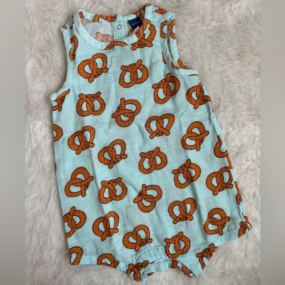 Old Navy Mint Green Sleeveless Romper with Fun Pretzel Print